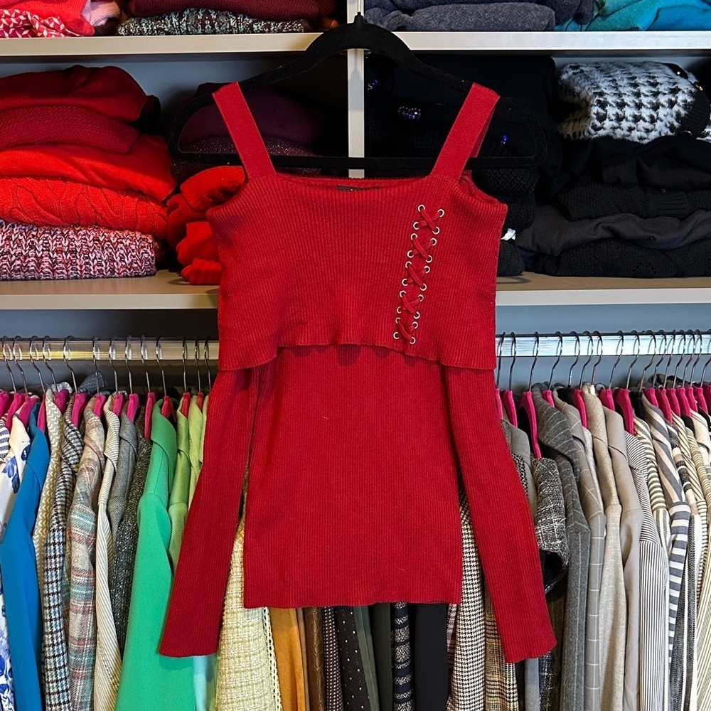 Tribekka red off the shoulder long sleeve sweater size S